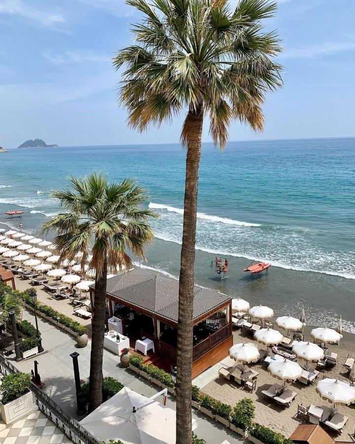 Art Deco' Beach Close Grand *