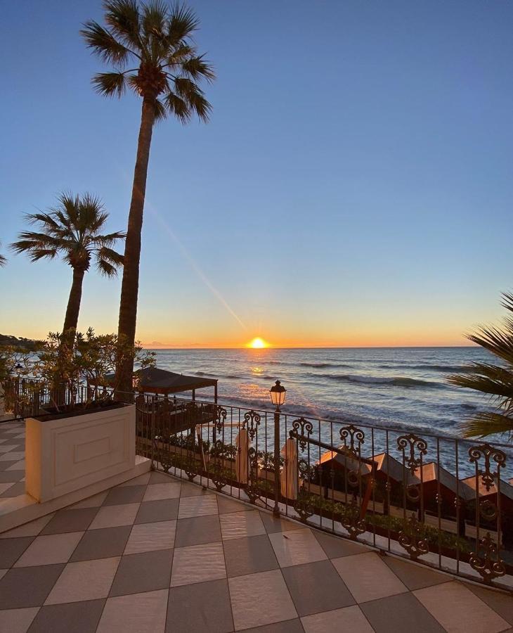 Art Deco' Beach Close Grand Apartment *